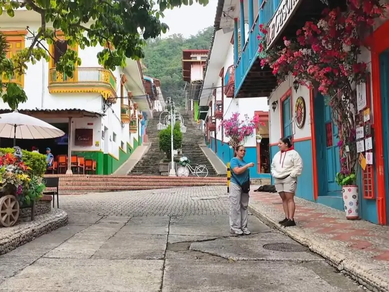 Eje Cafetero, Río Magdalena y Guatapé